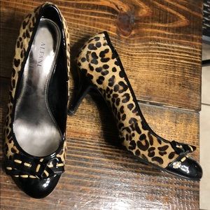 Leopard print faux fur Alfani 6.5 shoes